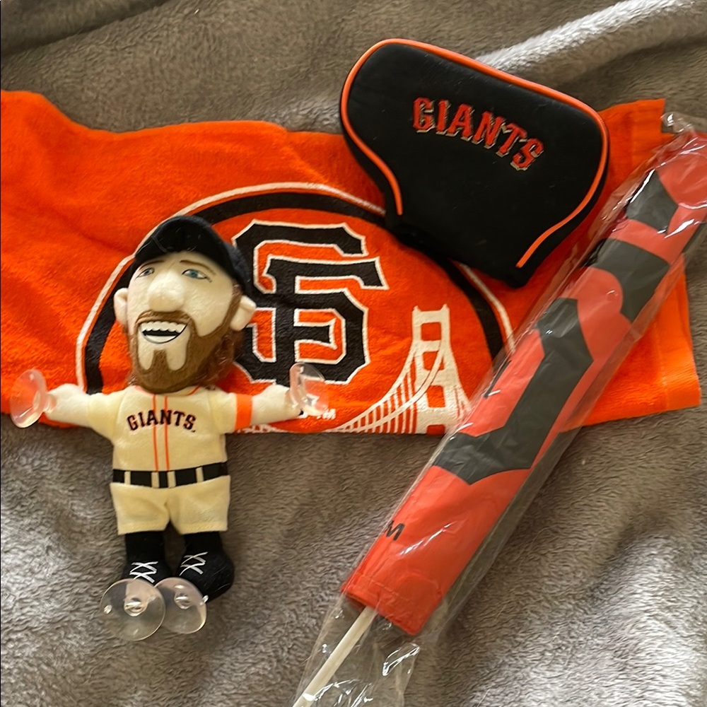San Francisco Giants Plush Toy and Accessories Set